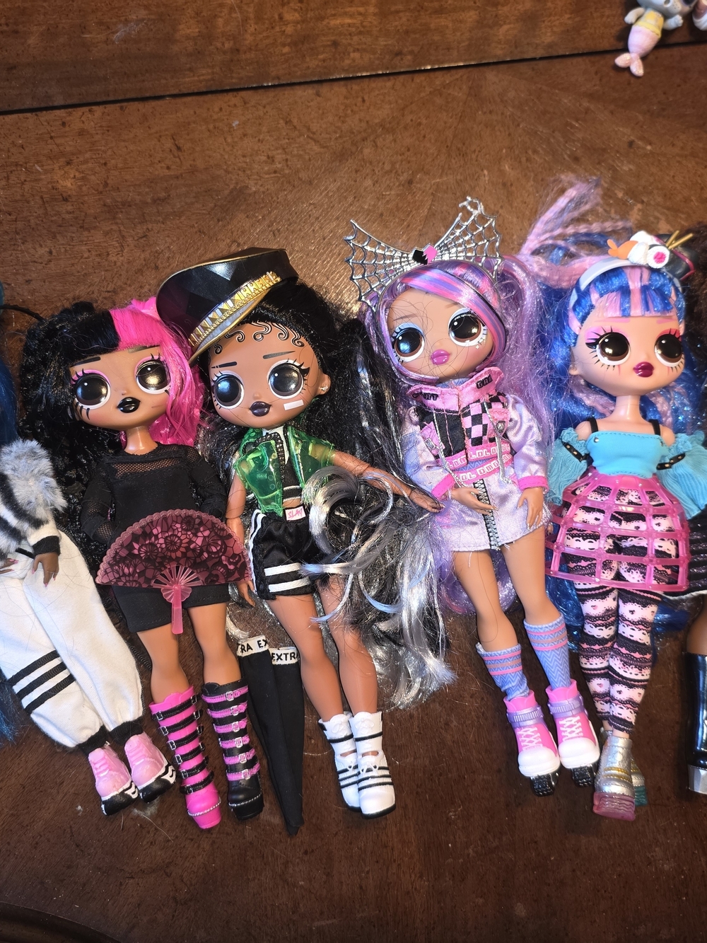 L.O.L. Surprise! Dolls Set - Pink & Purple Fashion Dolls